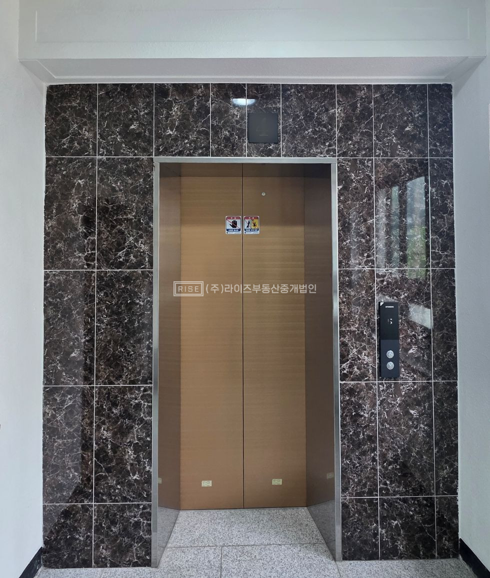 서울 마포구 서교동 RiSE 홍대입구역 도보6분 합정역 도보8분 화이트 실속형 오피스 월세 매물번호 13144 사진 3