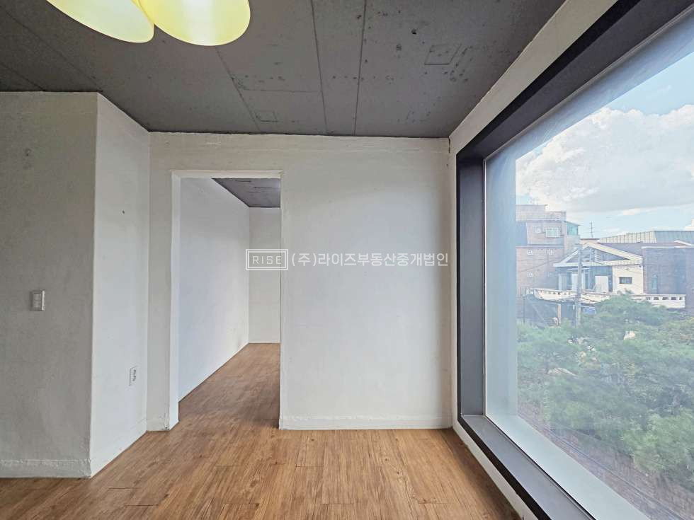 서울 마포구 서교동 RISE 합정역 인근 조용한 작업실 16p 룸2 월세 매물번호 11833 사진 9
