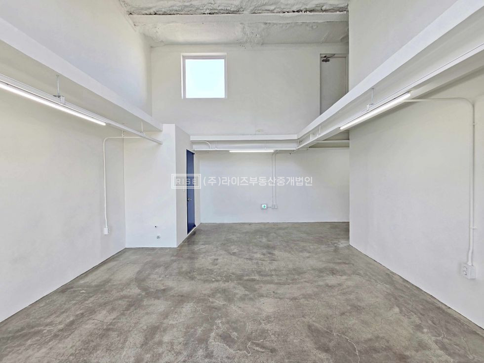 서울 마포구 서교동 RISE 홍대입구역 역세권 층고5M 엘베O 주차O 월세 매물번호 12049 사진 6