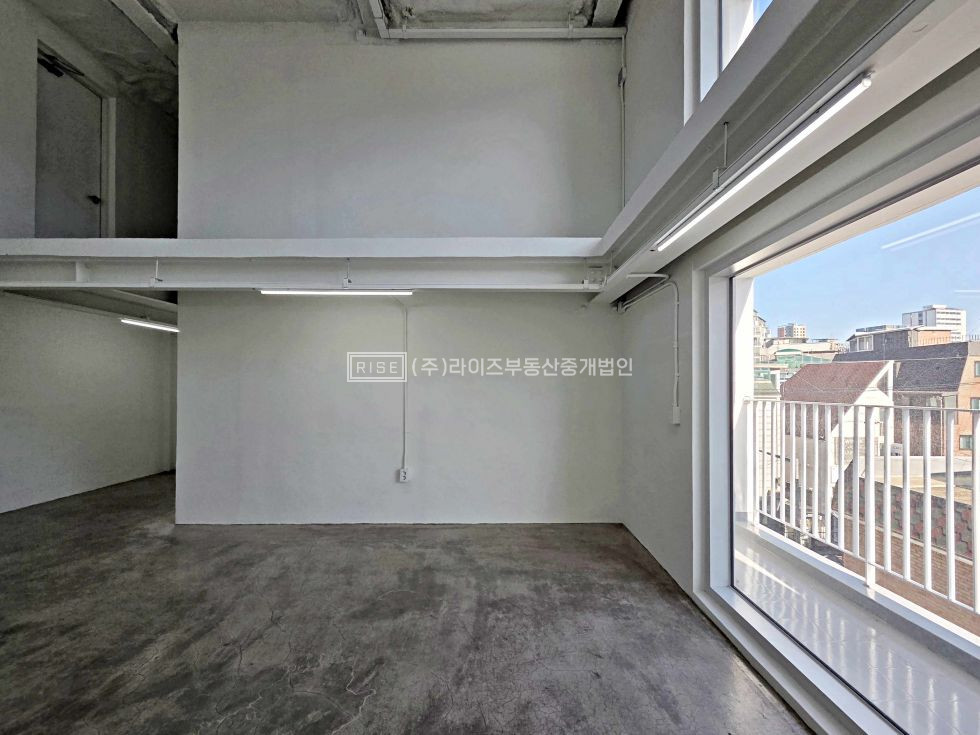 서울 마포구 서교동 RISE 홍대입구역 역세권 층고5M 엘베O 주차O 월세 매물번호 12049 사진 7