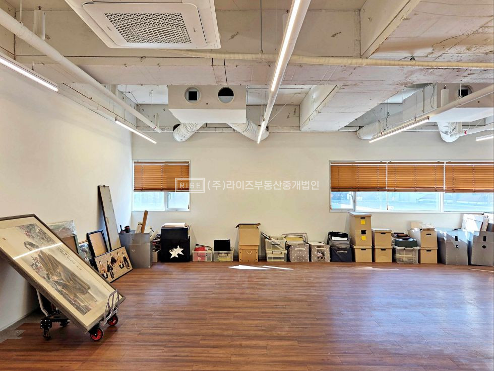 서울 마포구 서교동 RISE 홍대입구 프라이빗한 S급 사무실 자주식주차2대 월세 매물번호 12050 사진 11