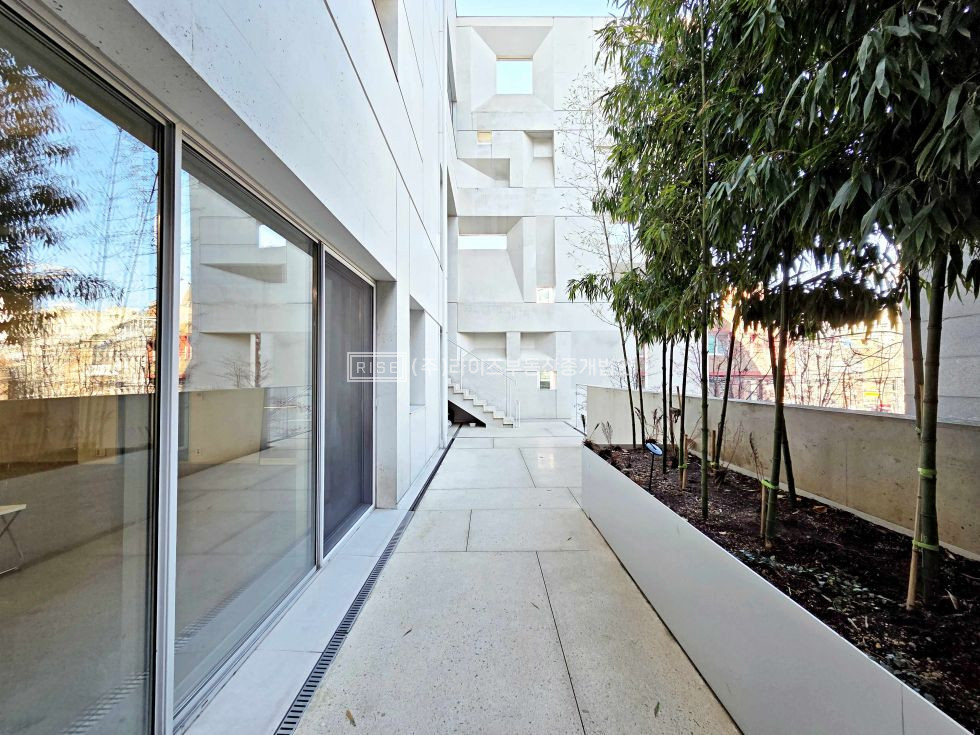 서울 마포구 서교동 RISE 홍대입구 무권리 외부직통계단사용 다양한업종환영 월세 매물번호 12051 사진 6