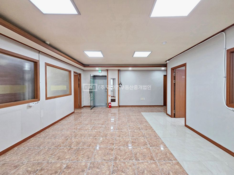 서울 마포구 서교동 RISE 합정역 망원역 화장실2개 룸3 인테리어완비 무권리사무실 월세 매물번호 12409 사진 8