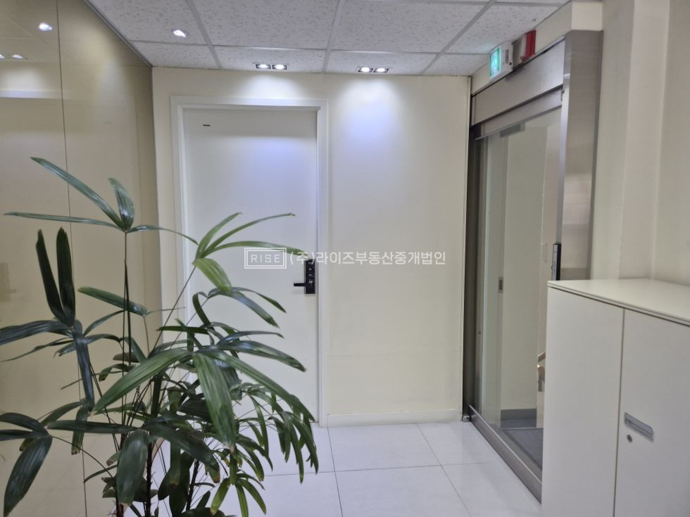 서울 마포구 염리동 염리 RiSE 룸 2개, 옥상 보유, 공덕역 경의선숲길 바로 앞 위치한 사무실 월세 매물번호 13100 사진 11