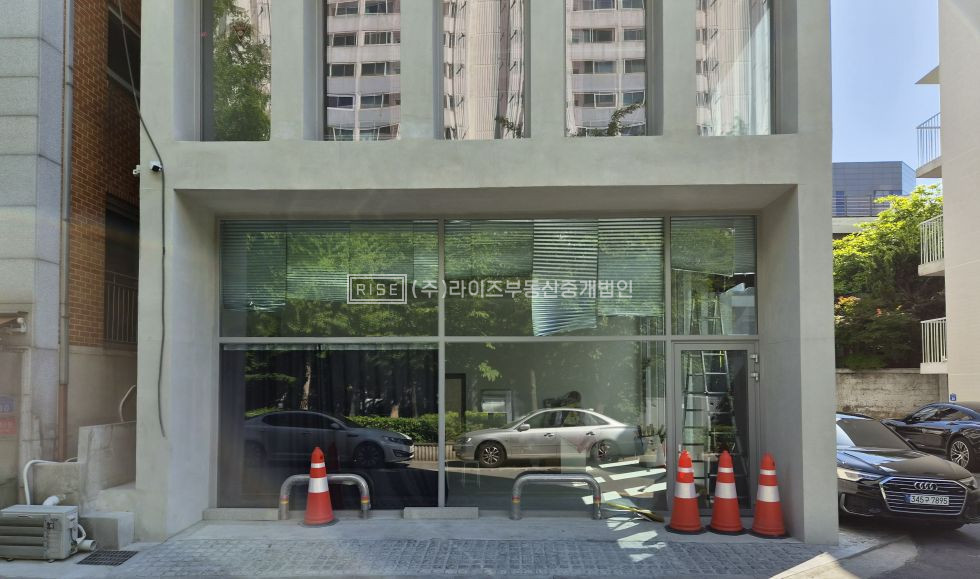 서울 마포구 연남동 RISE 경의선숲길 앞 신축 1층, 감각적인 공간 월세 매물번호 12315 사진 3