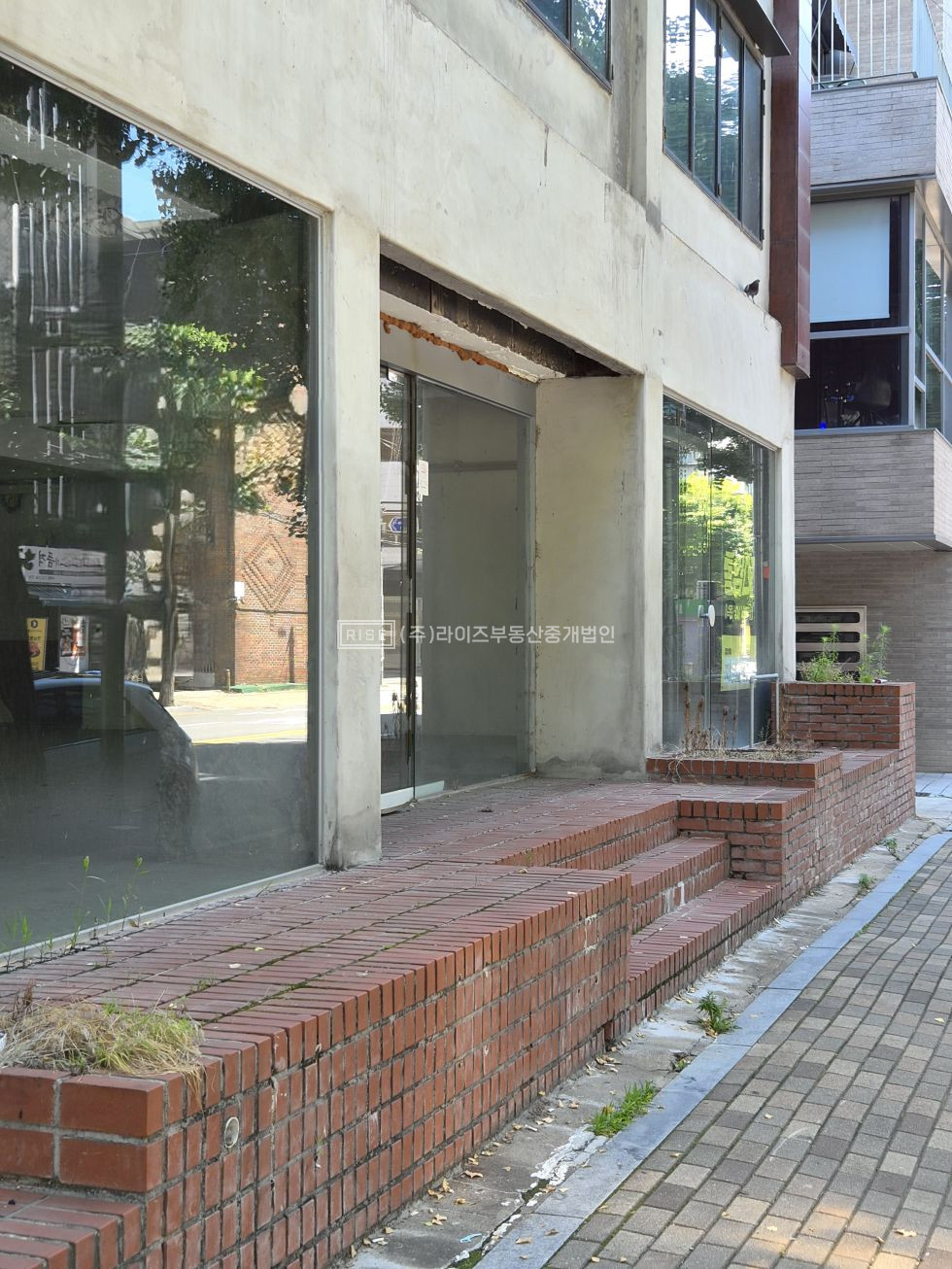 서울 마포구 서교동 RiSE 도로변 전면 파사드가 넓은 대형 공간 월세 매물번호 13294 사진 3