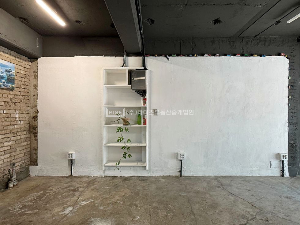 서울 마포구 서교동 RISE 테라스. 감성 파사드. 그리고 노출 콘크리트 월세 매물번호 12853 사진 3