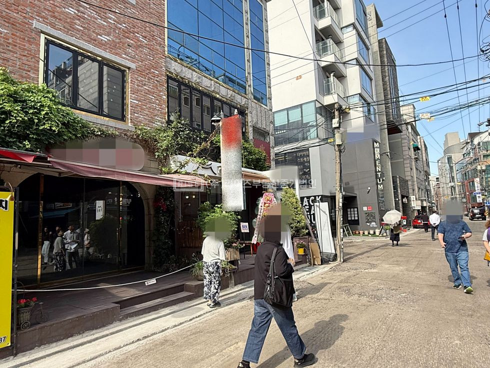 서울 마포구 서교동 RISE 테라스. 감성 파사드. 그리고 노출 콘크리트 월세 매물번호 12853 사진 9
