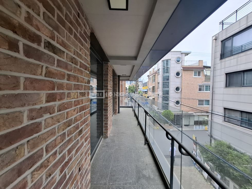서울 마포구 동교동 미로길내 Y길 메인상권 도로변 무권리상가 ㄱ자 대형테라스 월세 매물번호 13097 사진 10