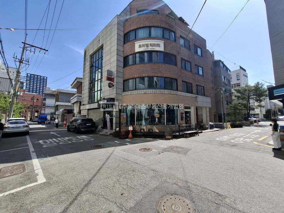 서울 마포구 서교동 홍대 메인도로 이면 코너자리 합리적 월차임 감성카페 월세 매물번호 12797 사진 10
