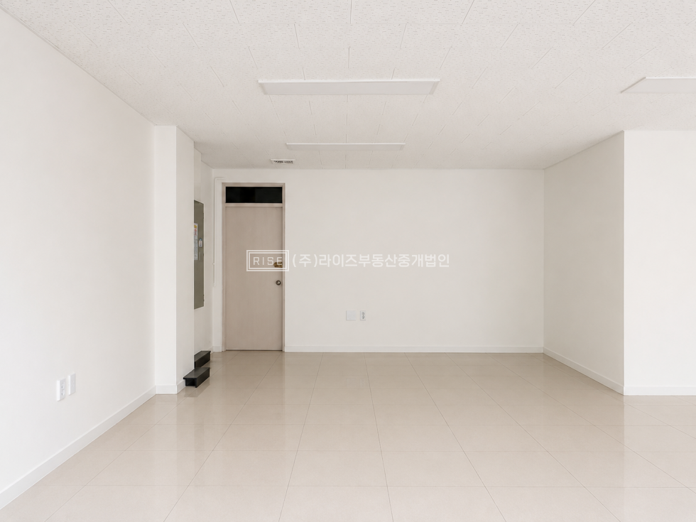 서울 마포구 성산동 RiSE 넓은 전면 파사드. 고즈넉한 분위기 월세 매물번호 13354 사진 4