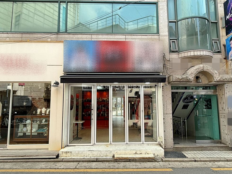 서울 마포구 서교동 RISE 레드로드. 클럽거리. 카페거리 잇는 최적 입지. 월세 매물번호 12548 사진 1