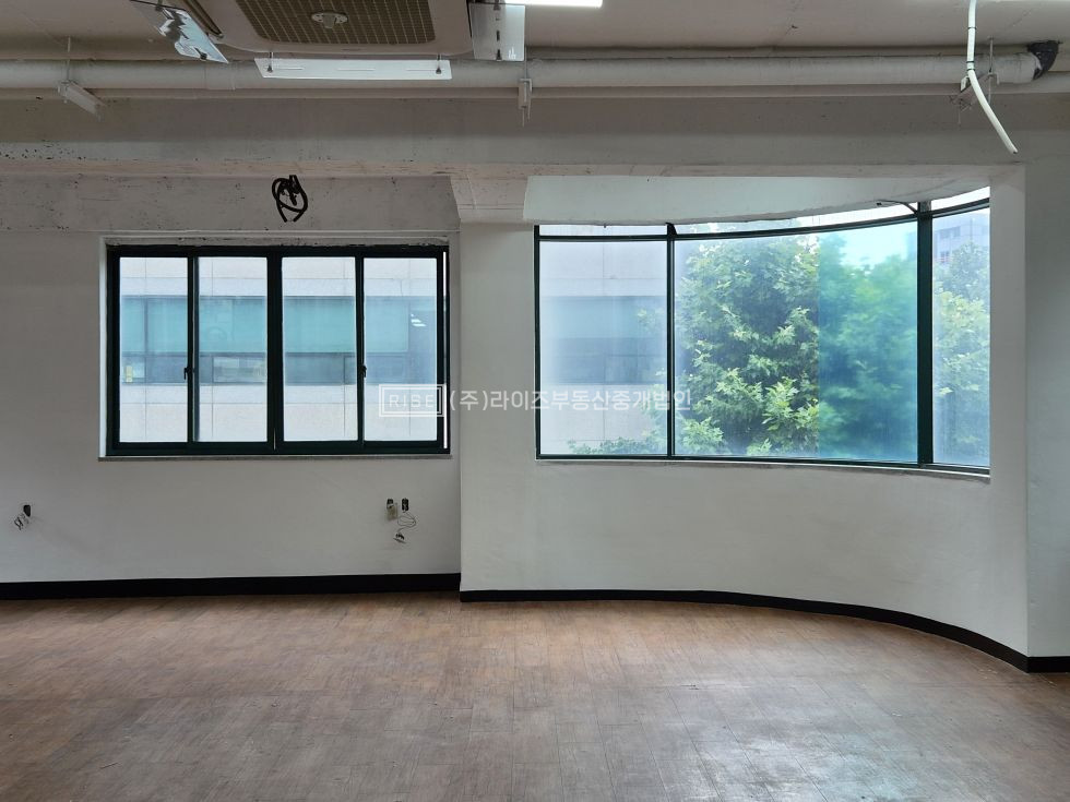 서울 마포구 서교동 RiSE 횡단보도 앞 코너빌딩, 채광 좋은 가성비 공간 월세 매물번호 10786 사진 7