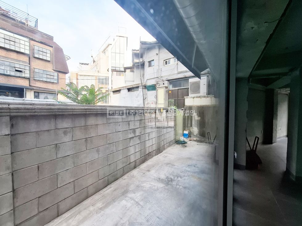서울 마포구 상수동 RiSE 홍대레드로드 상수역 인근 무권리 1층 코너상가 월세 매물번호 13330 사진 6