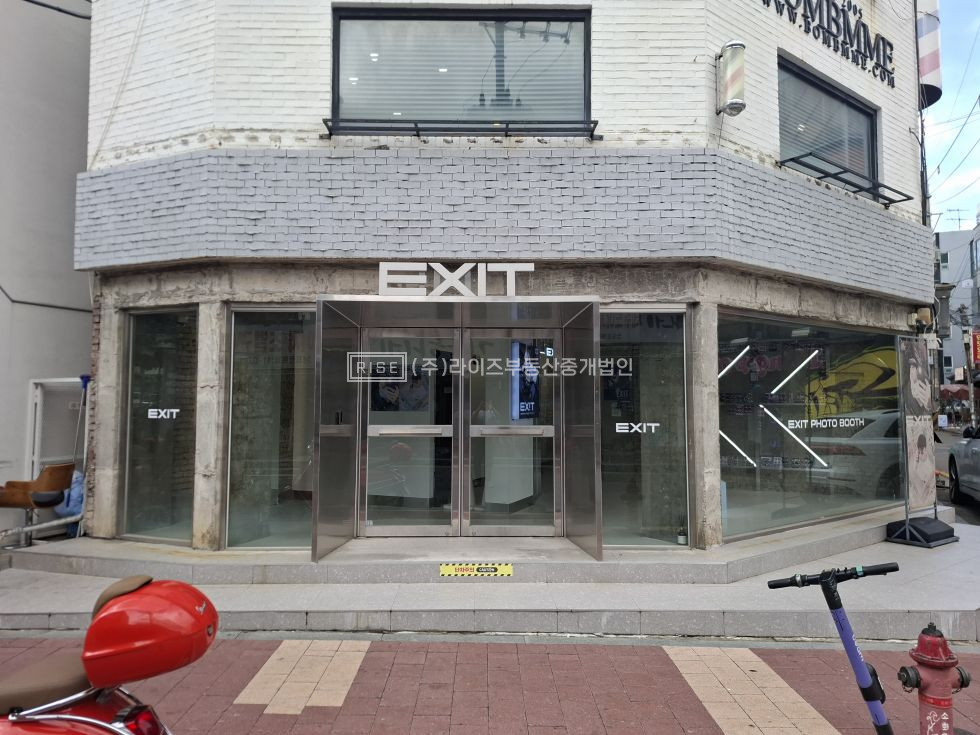서울 마포구 서교동 RiSE 합정역 솔내길 코너건물 1층상가 월세 매물번호 13372 사진 2