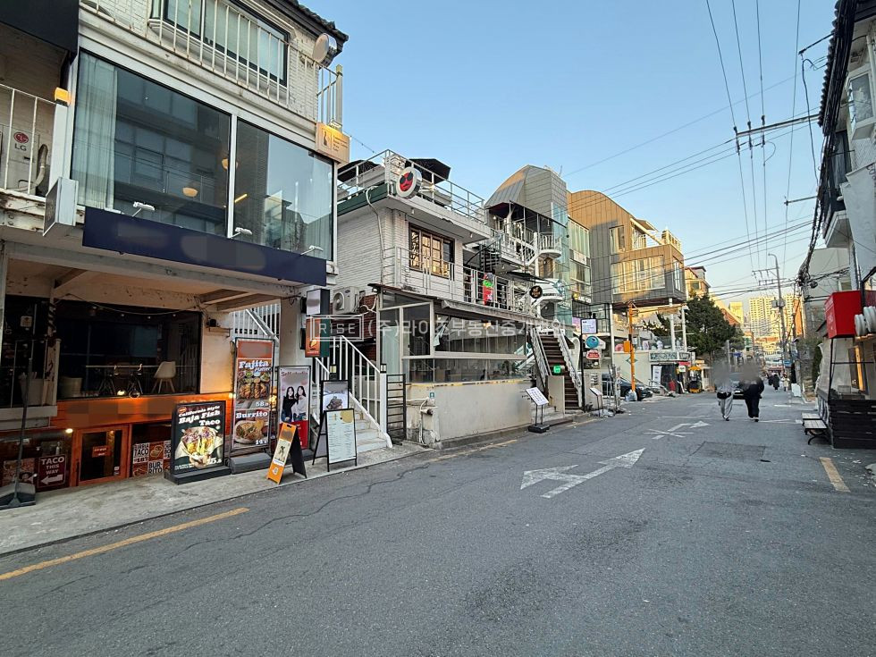 서울 마포구 서교동 RISE 전면 통창. 감성 인테리어. F&B 감성 브랜드. 월세 매물번호 12555 사진 16