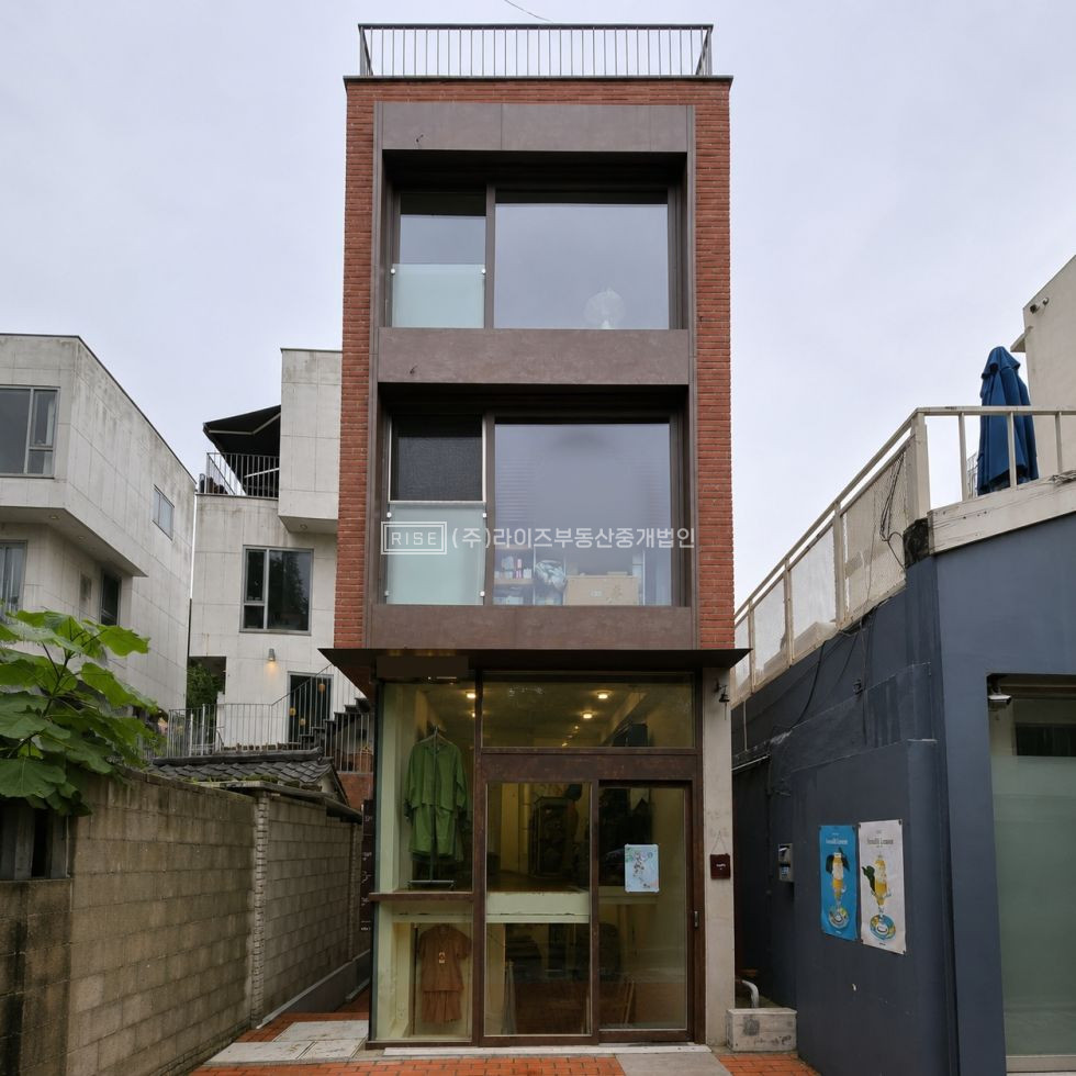서울 마포구 연남동 RiSE 매력적인 숲길뷰 통창, 아늑한 루프탑, 감각적인 붉은조적 건물 월세 매물번호 13459 사진 12