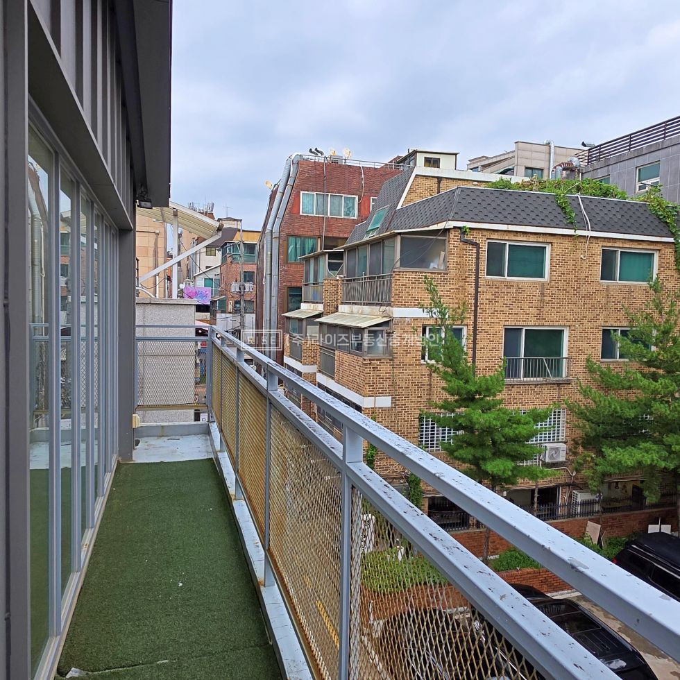 서울 마포구 서교동 RiSE 권리금 X, 전면 통창 테라스O, 레드로드 인근 아늑한 공간 월세 매물번호 13421 사진 4