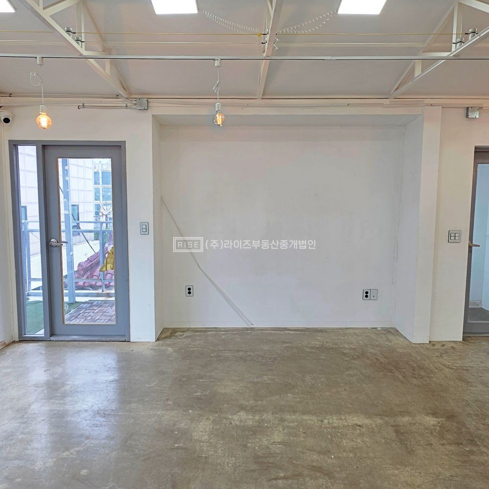 서울 마포구 서교동 RiSE 권리금 X, 전면 통창 테라스O, 레드로드 인근 아늑한 공간 월세 매물번호 13421 사진 11
