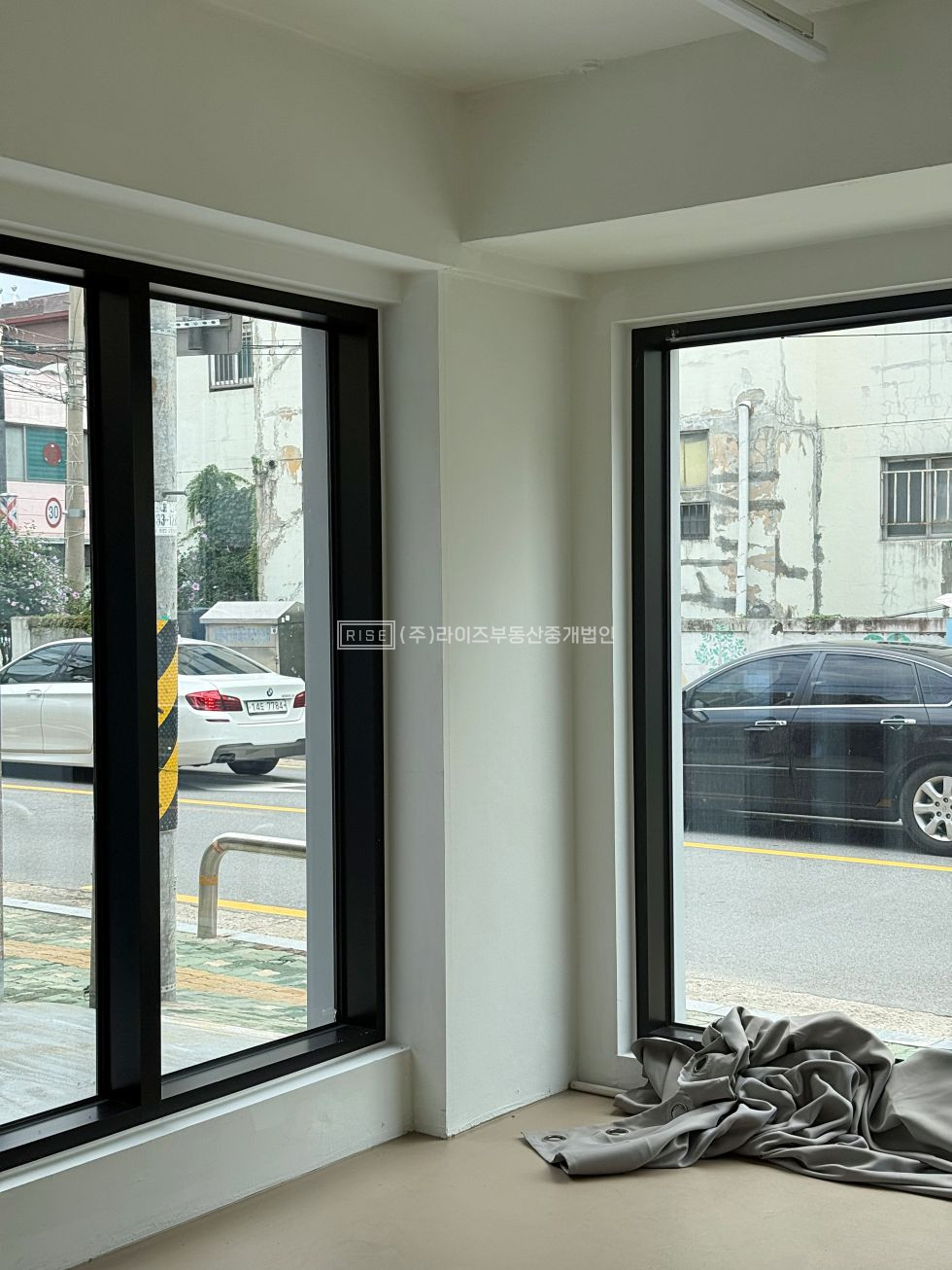서울 마포구 망원동 RiSE 감도 높은 조적 파사드. 햇살과 어우러진. 월세 매물번호 11425 사진 6