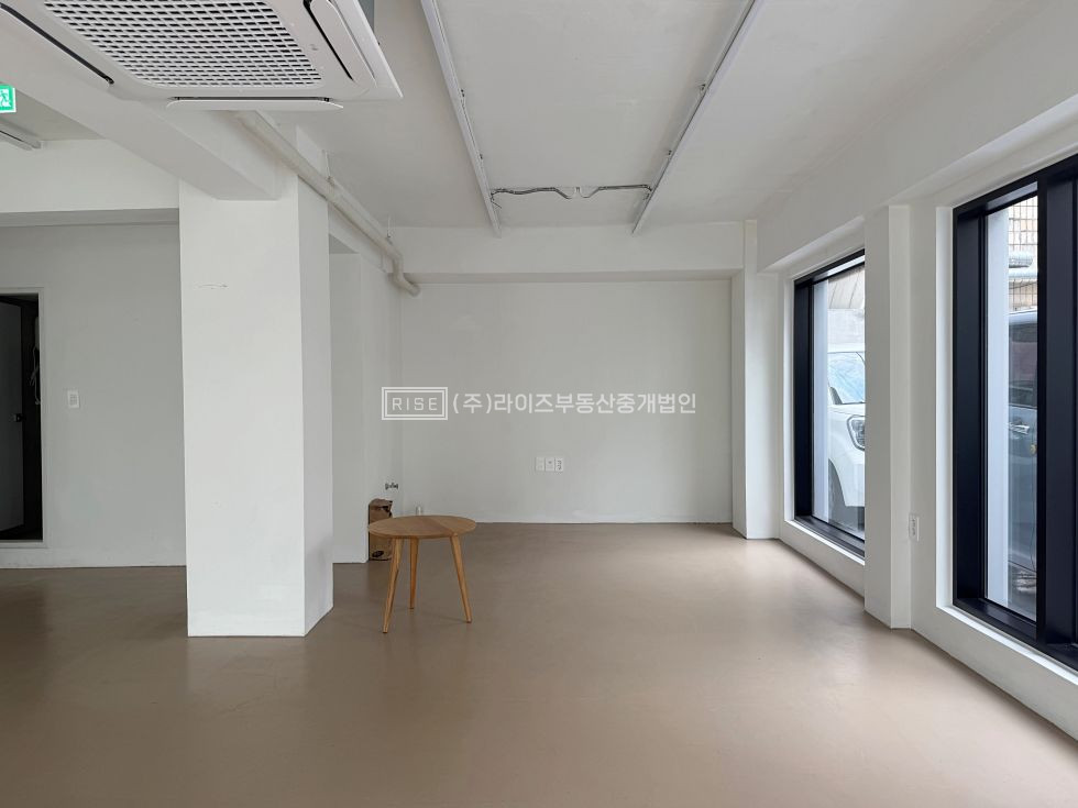 서울 마포구 망원동 RiSE 감도 높은 조적 파사드. 햇살과 어우러진. 월세 매물번호 11425 사진 10